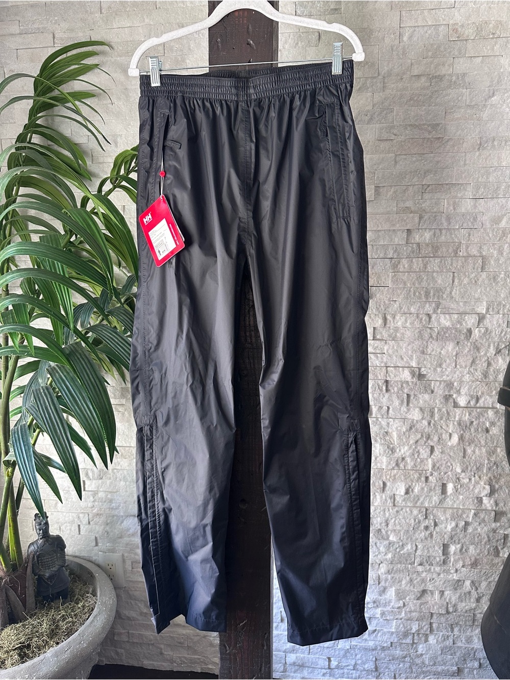 Helly Hansen Black “Loke” Tech Lightweight rain Pants Size M New with Tags